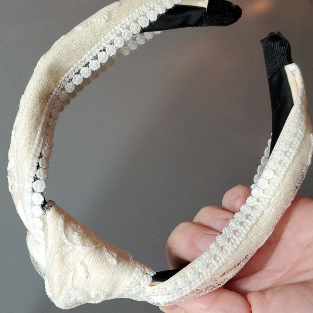 New boutique handmade top knot lace silk flexible headband off white - Picture 4 of 6